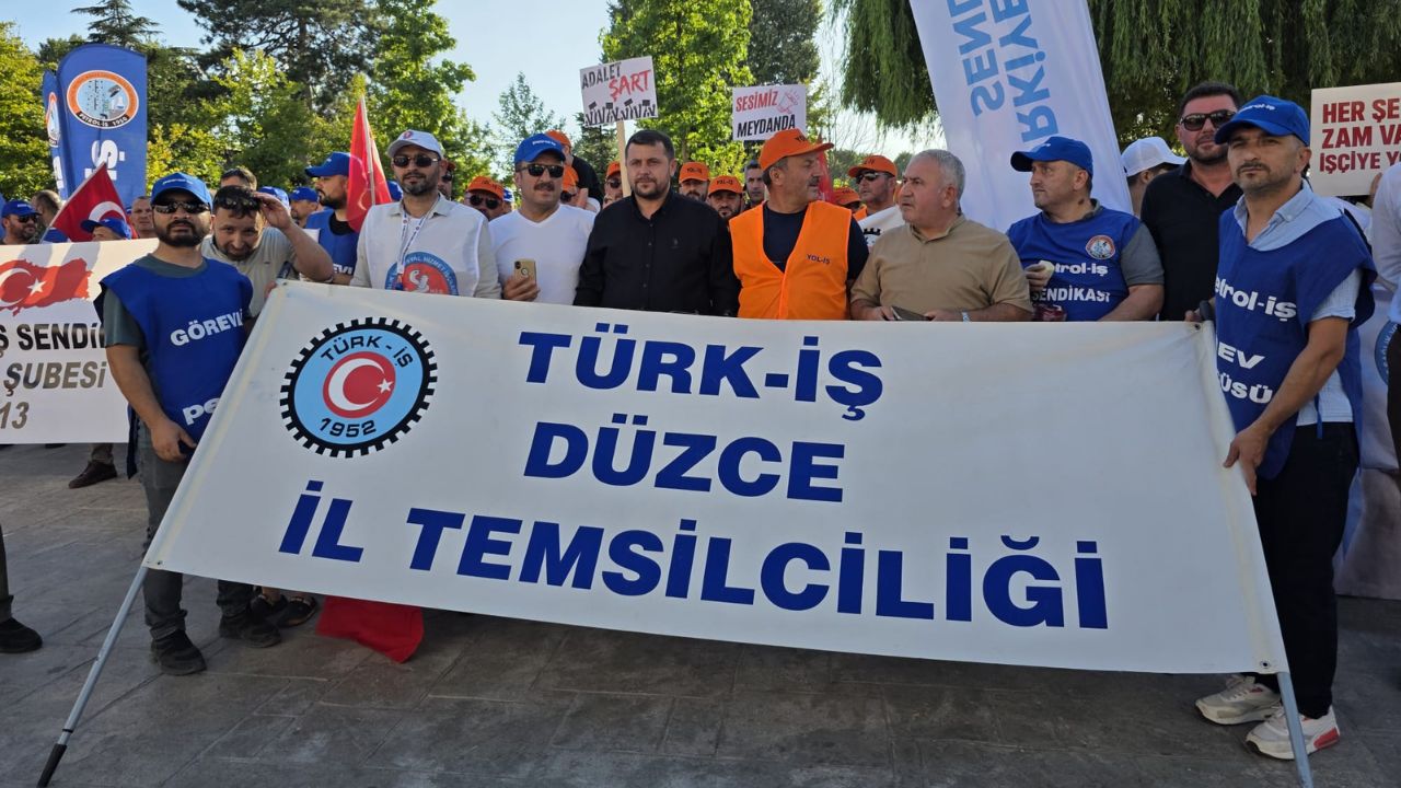 TÜRK-İŞ’e Bağlı İşçilerden 81 İlde İş Bırakma Eylemi