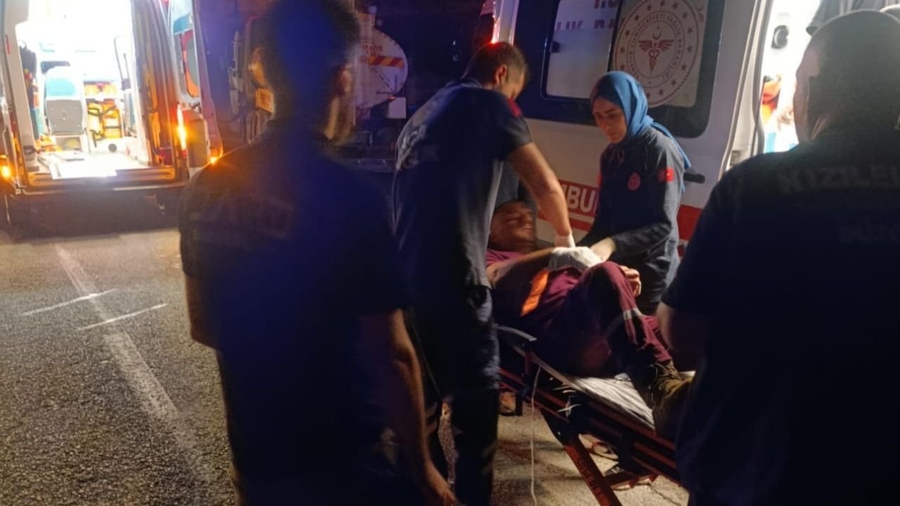 Orman Yangınında Yaralanan İşçi Hastaneye Kaldırıldı