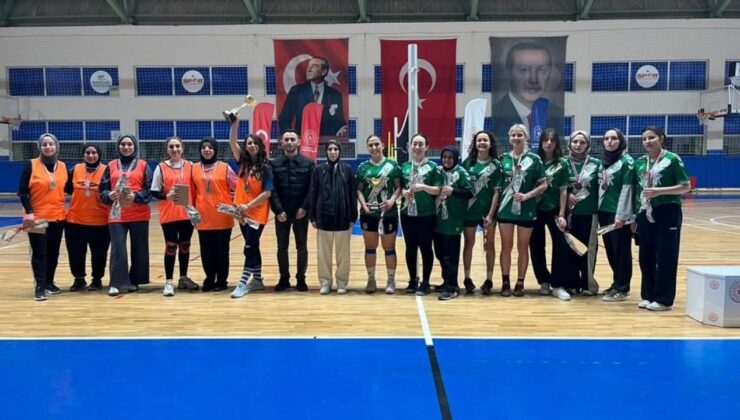 “Evinin Sultanları” Voleybol Turnuvasında Filede Buluştu