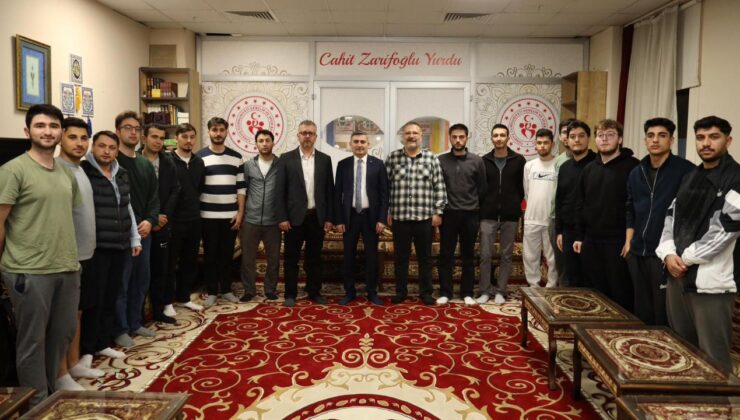 Cahit Zarifoğlu Erkek Öğrenci Yurdu’nda Ramazan Buluşması
