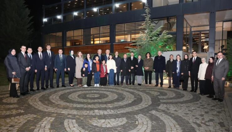 Düzce Valisi Mehmet Makas ve Protokol Üyeleri İftar Sofrasında Buluştu