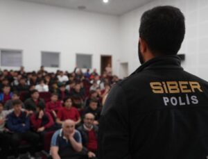Düzce’de Gençlere Siber Güvenlik Eğitimi: Bilim Merkezi’nde Farkındalık Söyleşisi