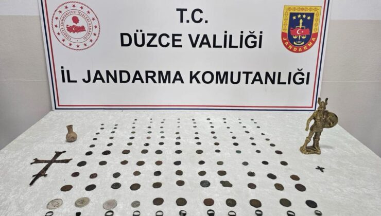 Düzce’de Tarihi Eser Operasyonu: 136 Parça Ele Geçirildi