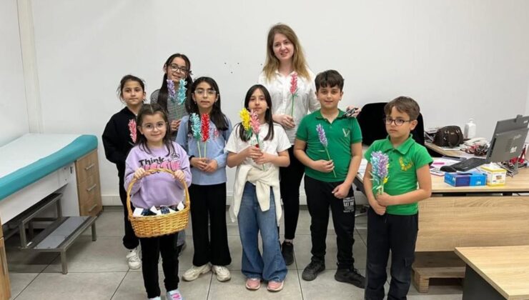 Miniklerden Sağlık Çalışanlarına Anlamlı Ziyaret