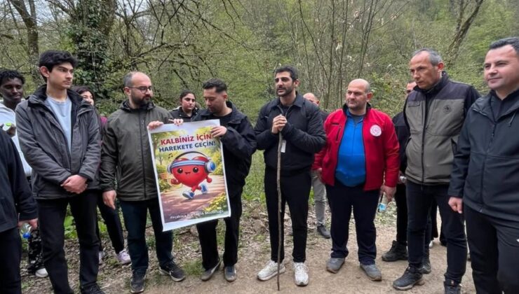 Akçakoca’da Gençler Doğada Yürüdü, Sağlık İçin Bilgilendirildi