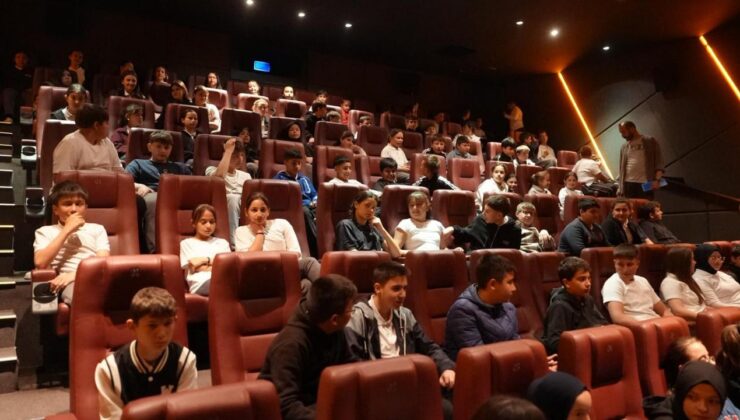 Düzce Belediyesi’nden Öğrencilere Sinema Etkinliği